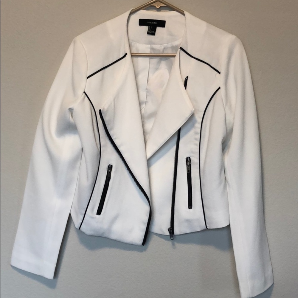 Forever 21 white black blazer size Large